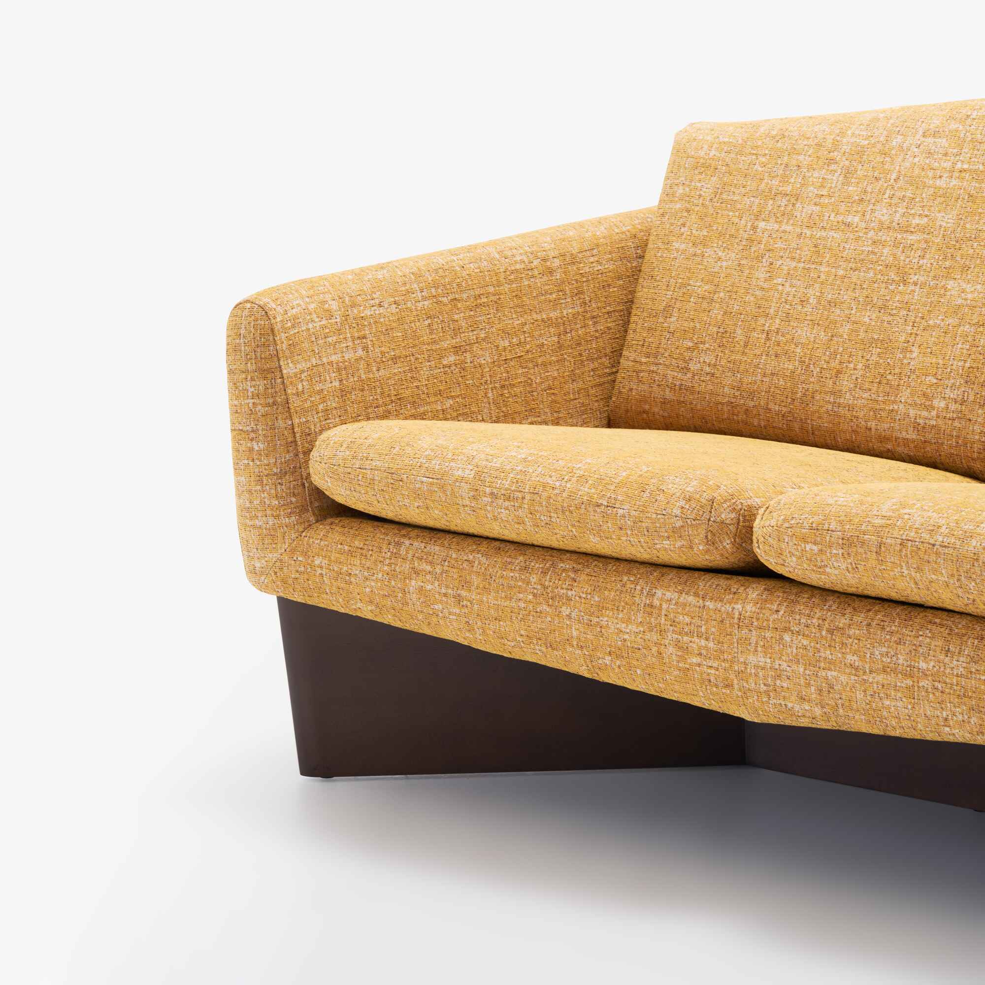 Image Medium settee   5