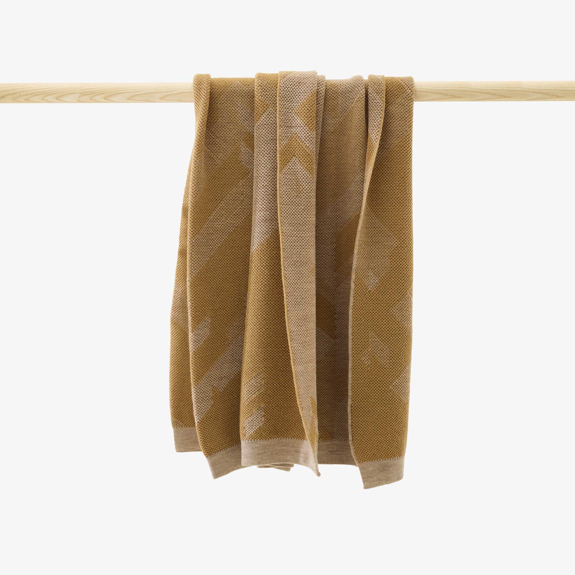 Image Plaid camel  1