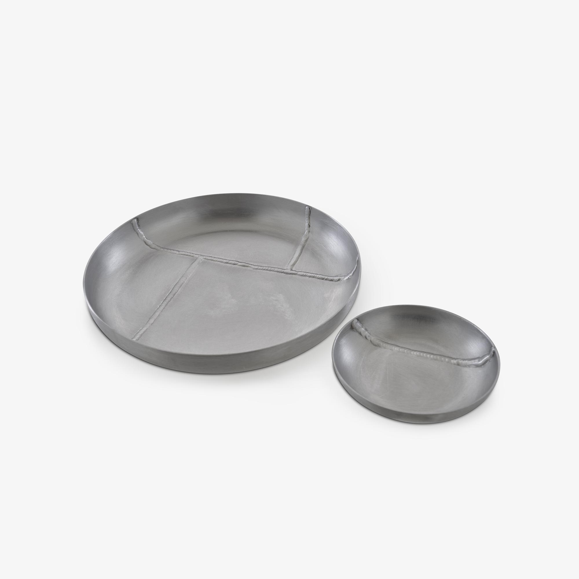 Image Set of 2 dishes brushed aluminium  1